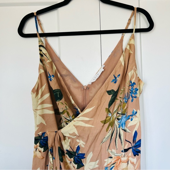 ASTR the label Penelope Dress in Paradise Floral Print Size Medium - Picture 4 of 13